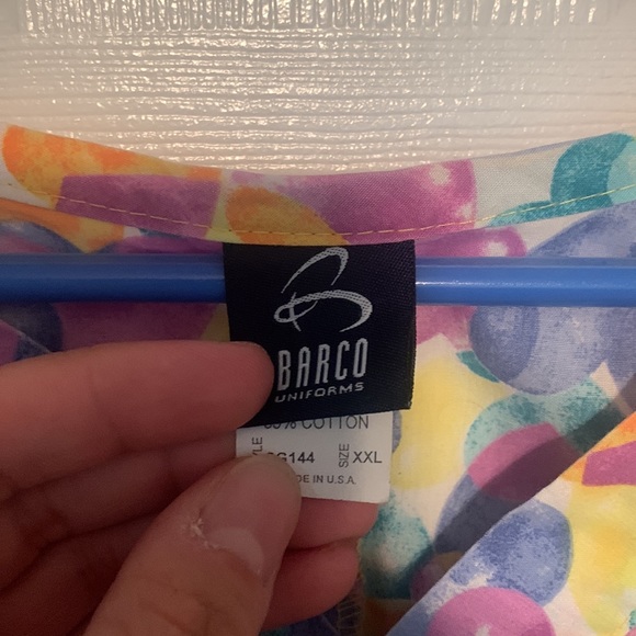 Uniform Scrub Top - Picture 2 of 3